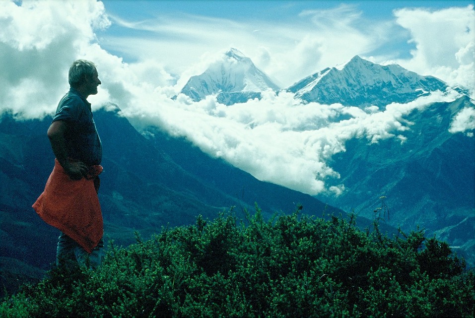 Tvolabb a Dhaulagiri (8172m), kzelebb a Tukuche