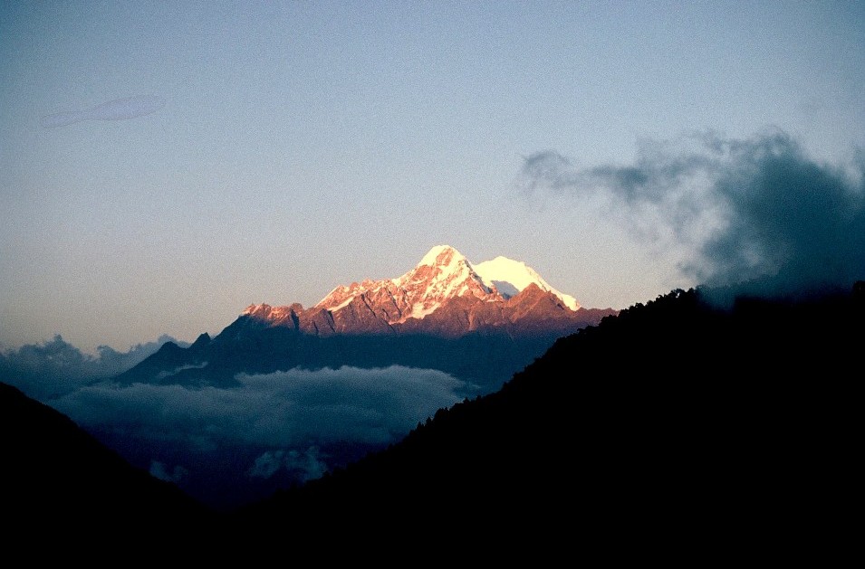 Langtang-Lirung (7245 m), naplementekor